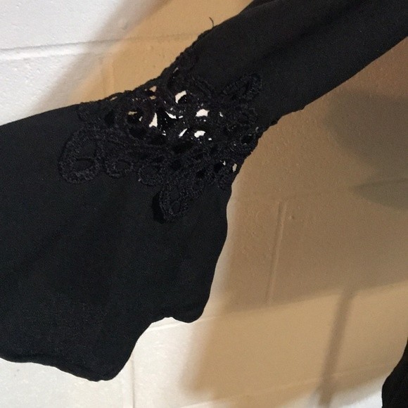 Zac & Rachel Bell Sleeve Top Sm. - Picture 3 of 7